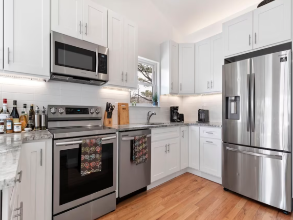 luxury Four_Bedroom Home in Southamptons - Perfect for Families
